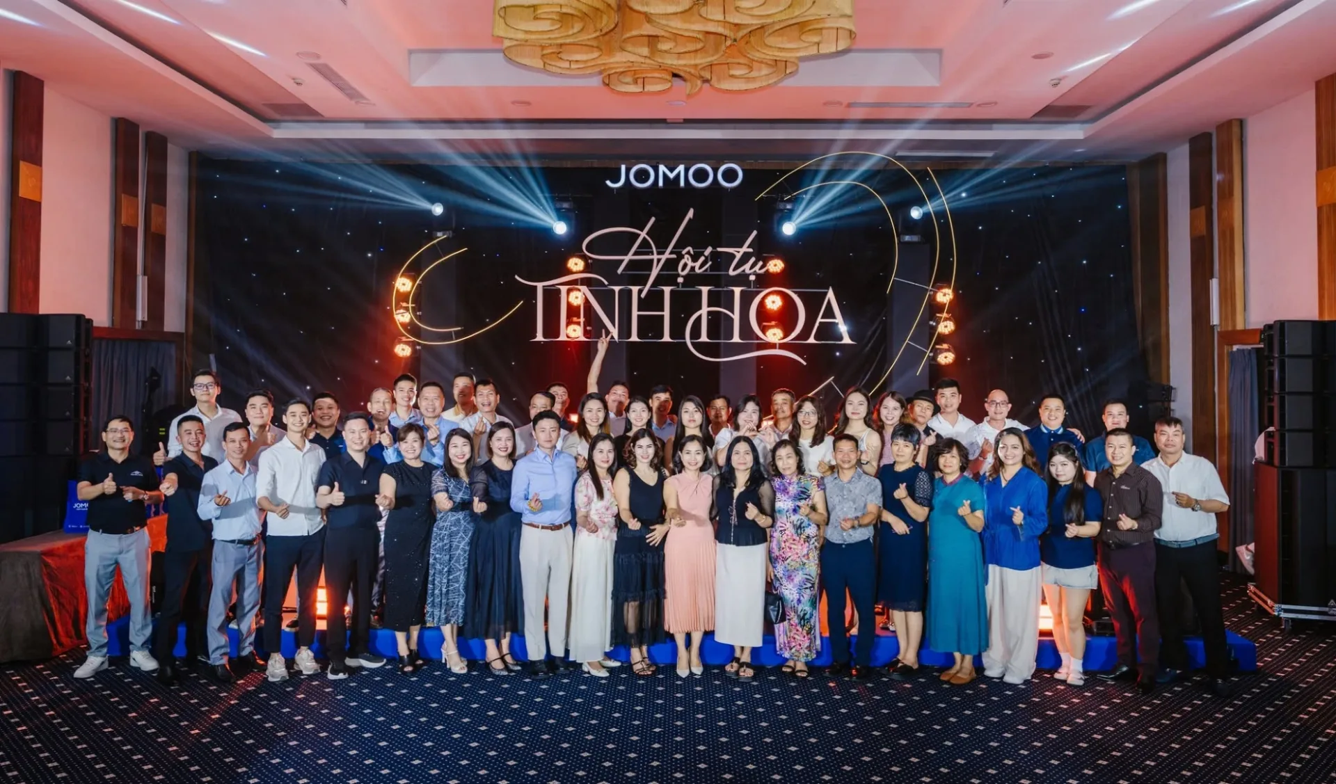 Sự kiện đại lý "Hội tụ tinh hoa" do JOMOO tổ chức — nơi bộ quà tặng thương hiệu được trao tới đại lý.